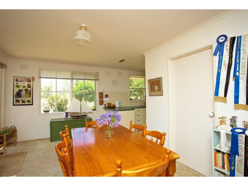 6 Worthing Road, Devon Meadows VIC 3977