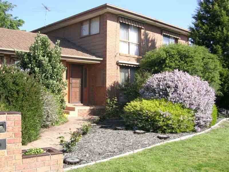 6 Flora Court, Cranbourne North VIC 3977