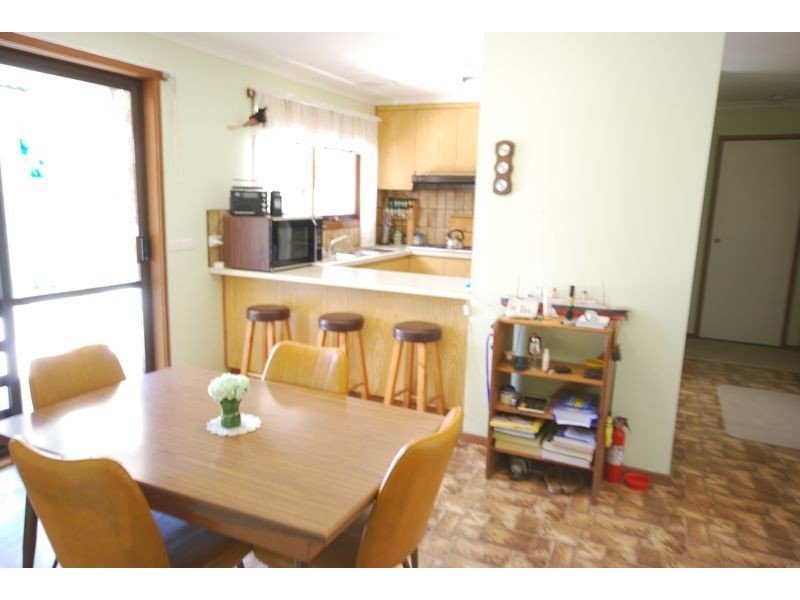 4 Fenfield Street, Cranbourne VIC 3977