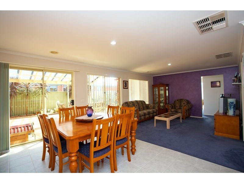 26 Briar Crest Drive, Cranbourne East VIC 3977