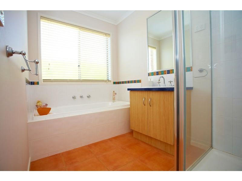 26 Briar Crest Drive, Cranbourne East VIC 3977