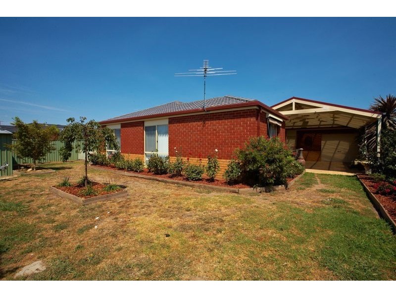 26 Briar Crest Drive, Cranbourne East VIC 3977