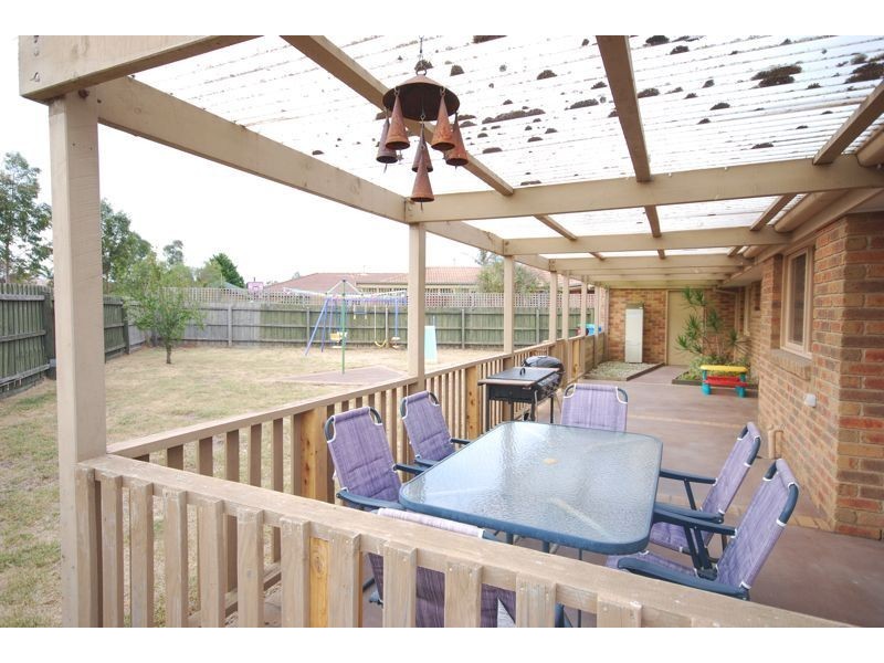 88 Lawless Drive, Cranbourne North VIC 3977
