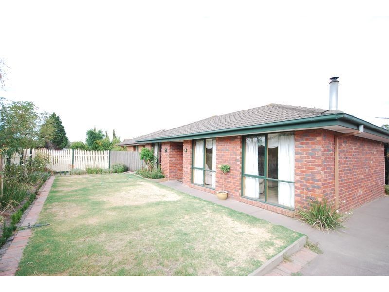 9 Ferncroft Court, Cranbourne North VIC 3977