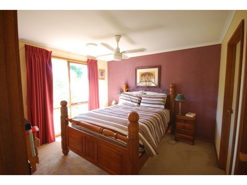 9 Ferncroft Court, Cranbourne North VIC 3977