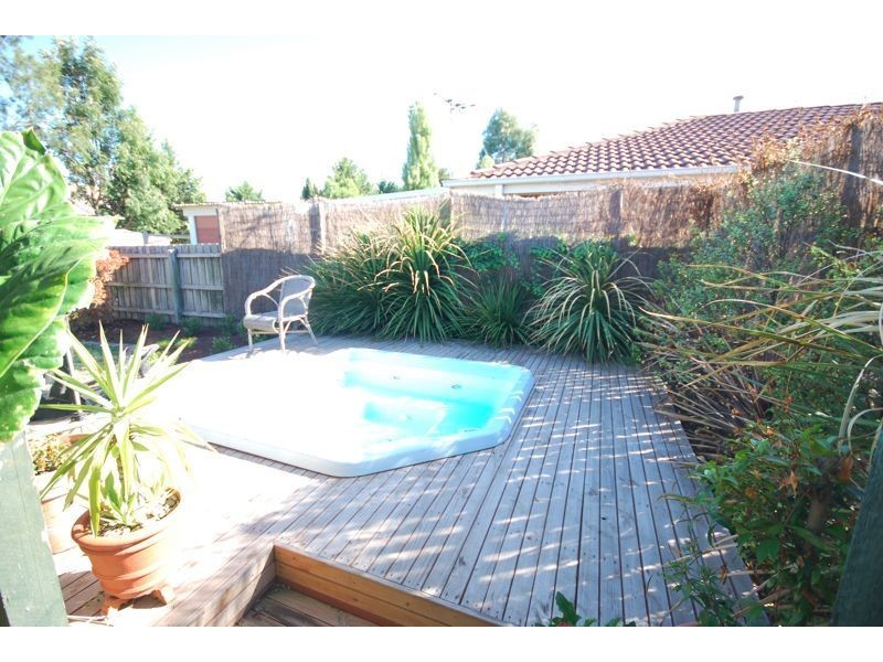 9 Ferncroft Court, Cranbourne North VIC 3977