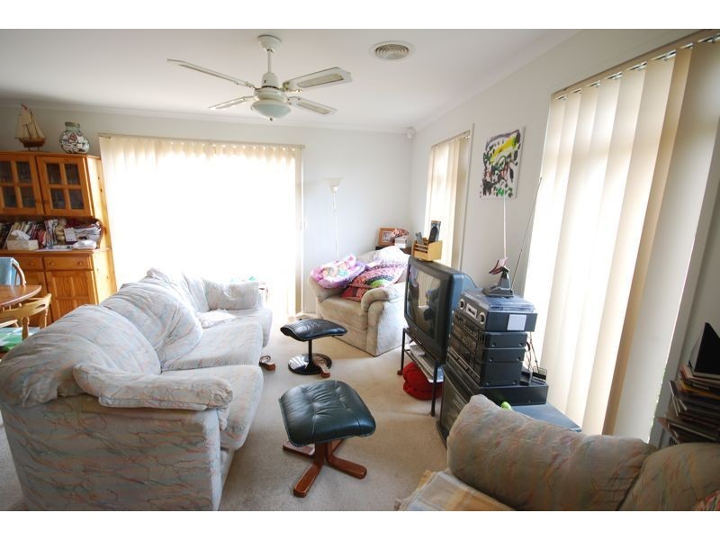 34 Bellbrae Crescent, Cranbourne VIC 3977