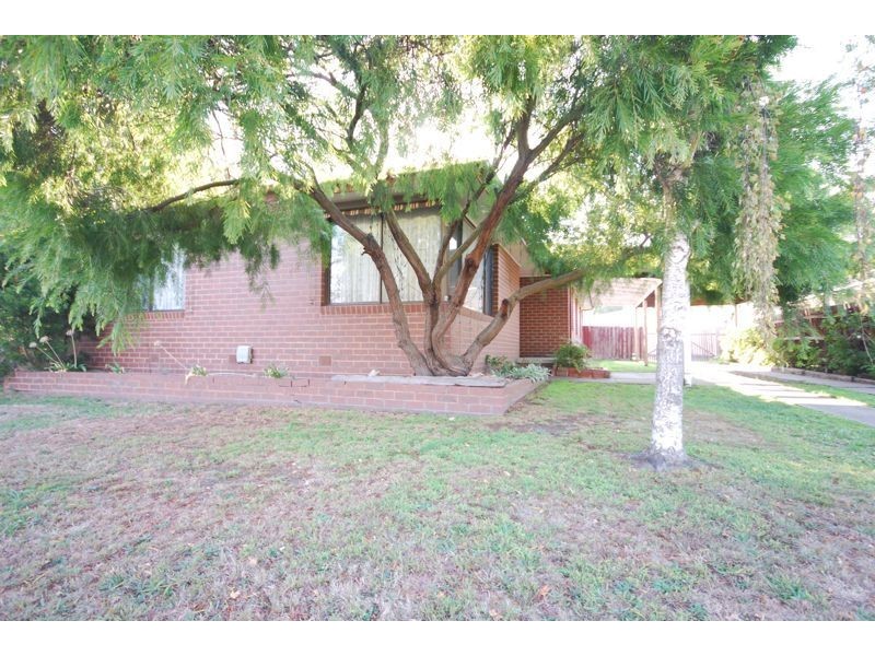 73 Lamont Crescent, Cranbourne VIC 3977