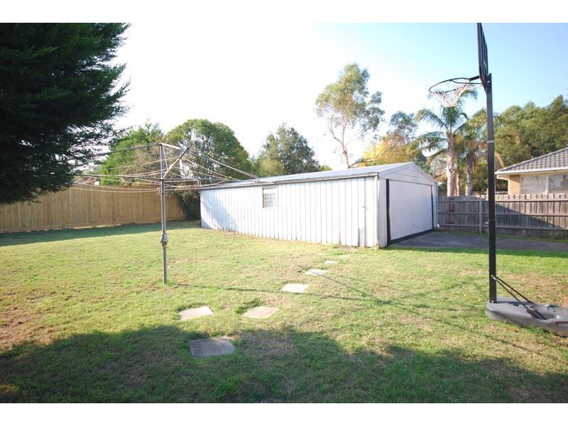 73 Lamont Crescent, Cranbourne VIC 3977