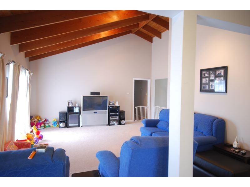 104 Waverley Park Drive, Cranbourne North VIC 3977