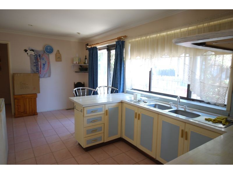 25 Roberts Road, Cranbourne VIC 3977