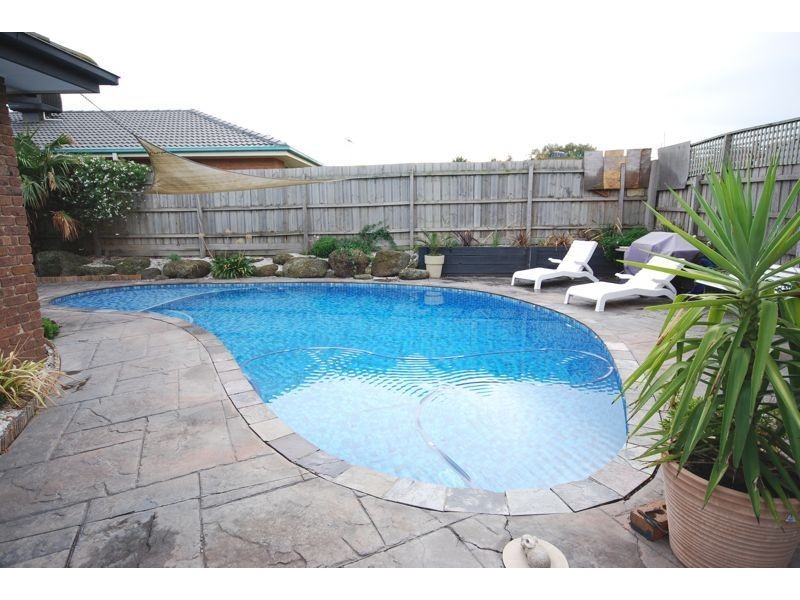 Cranbourne North VIC 3977