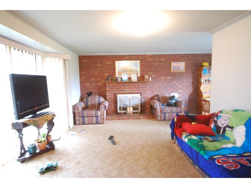 6 Caitlyn Court, Cranbourne North VIC 3977