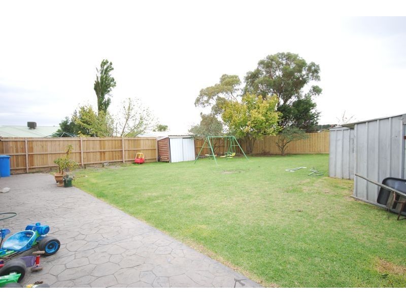 6 Caitlyn Court, Cranbourne North VIC 3977