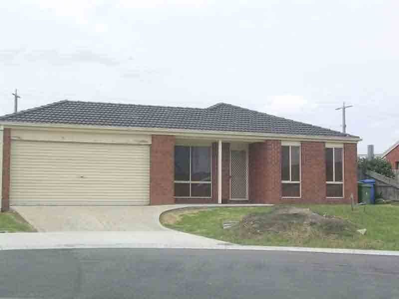 14 Leanna Court, Cranbourne West VIC 3977