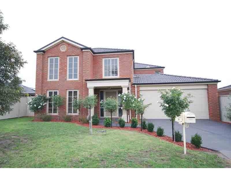 3 Pellenor Lane, Cranbourne East VIC 3977