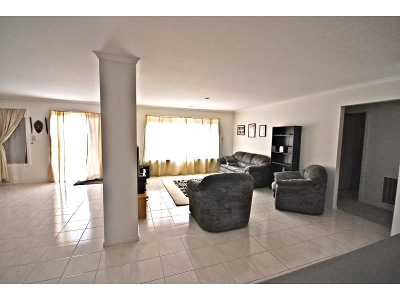 Cranbourne North VIC 3977