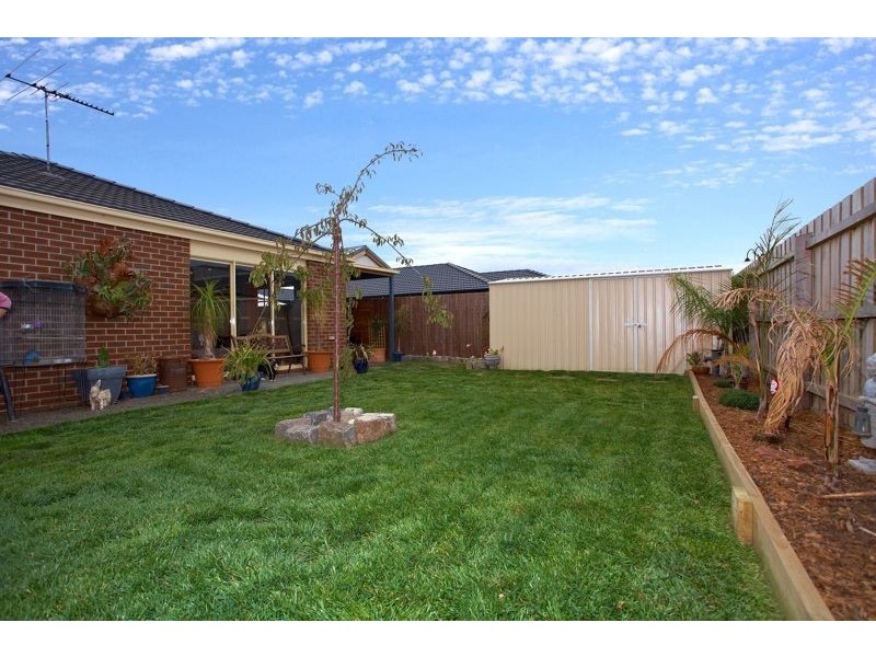 12 Venus Place, Cranbourne VIC 3977
