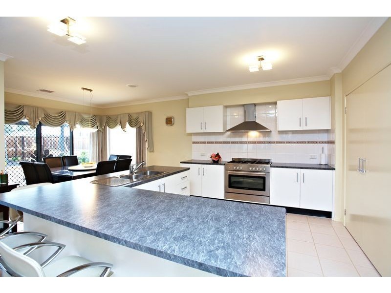 25 Violet Way, Cranbourne VIC 3977