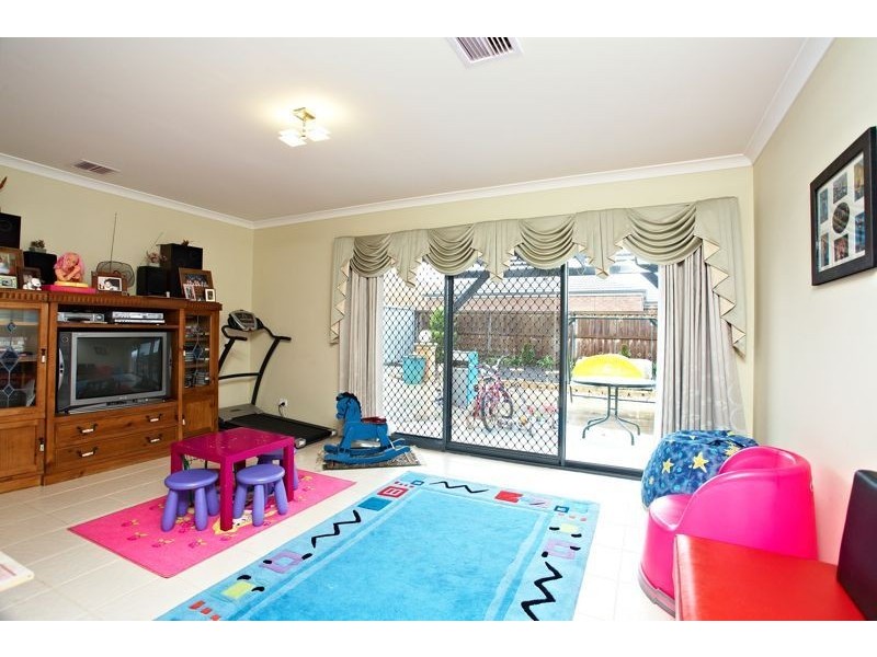 25 Violet Way, Cranbourne VIC 3977