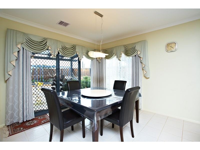 25 Violet Way, Cranbourne VIC 3977