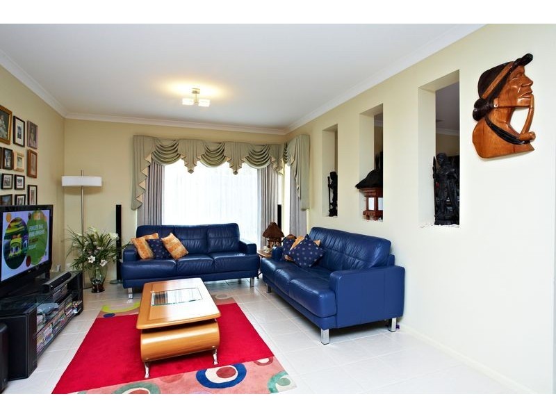 25 Violet Way, Cranbourne VIC 3977