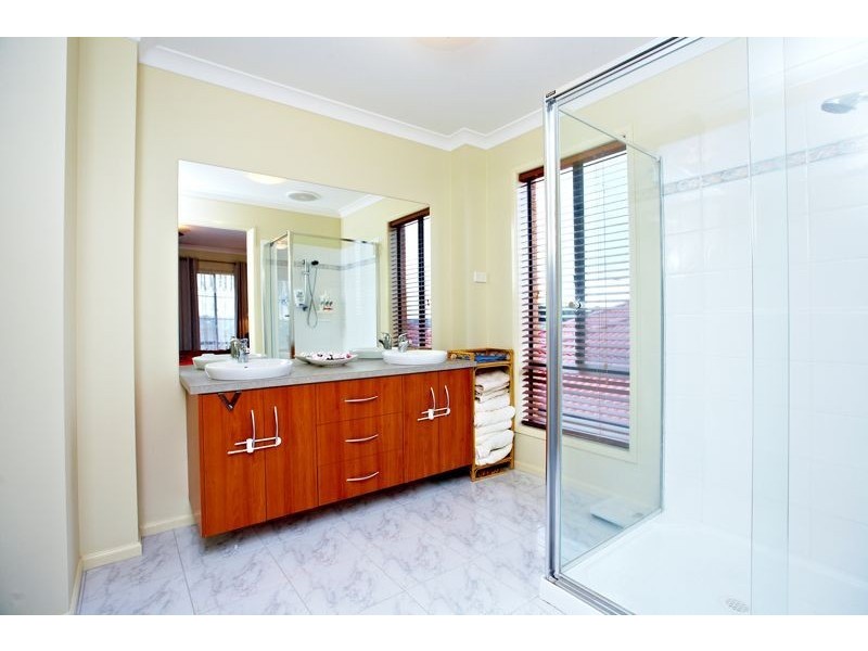 25 Violet Way, Cranbourne VIC 3977