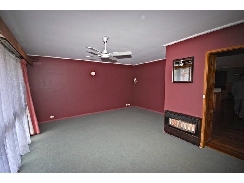 1 Highview Avenue, Cranbourne VIC 3977