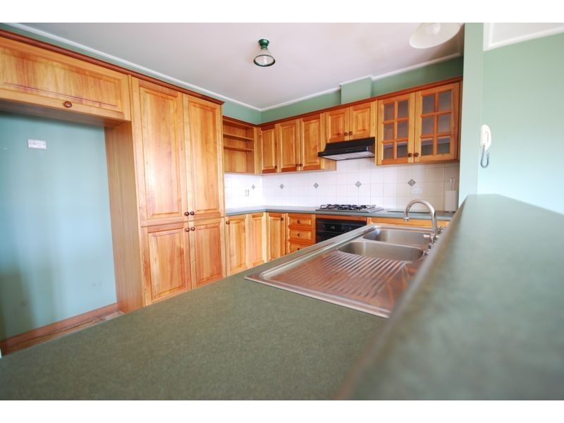 1 Highview Avenue, Cranbourne VIC 3977