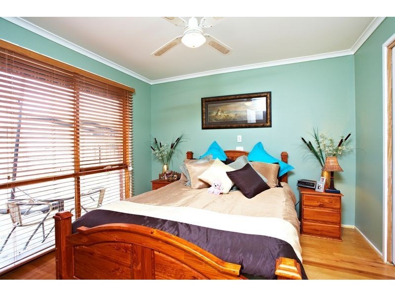 6 Nesbit Court, Cranbourne North VIC 3977