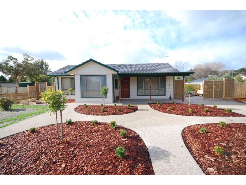 1/16 Barkly Street, Cranbourne VIC 3977