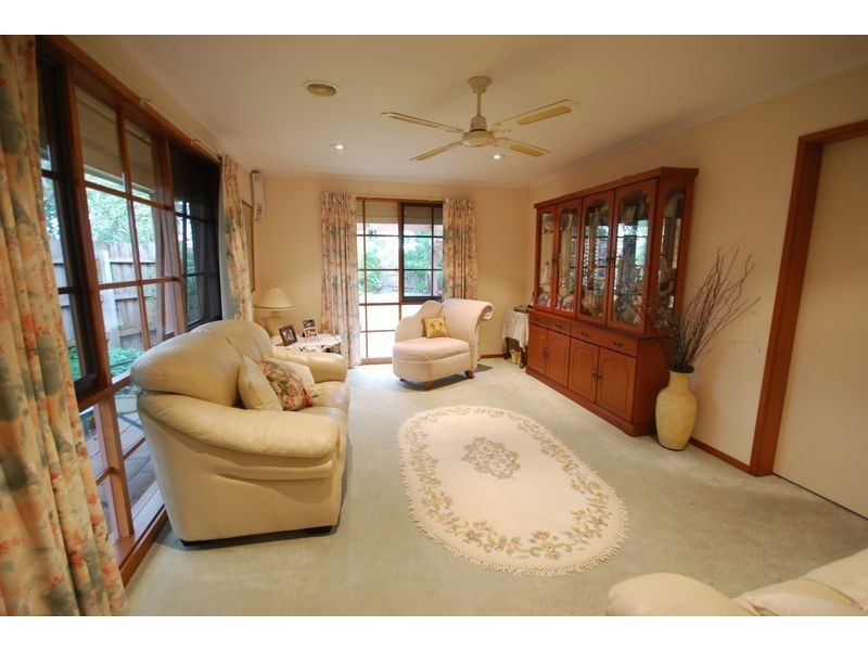 15 Lawson Close, Cranbourne VIC 3977