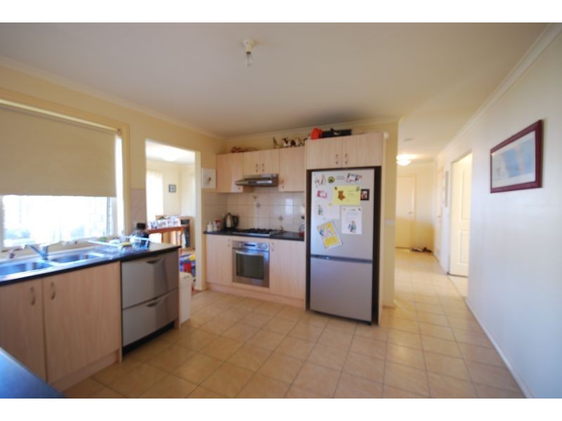 53 Miralie Way, Cranbourne West VIC 3977