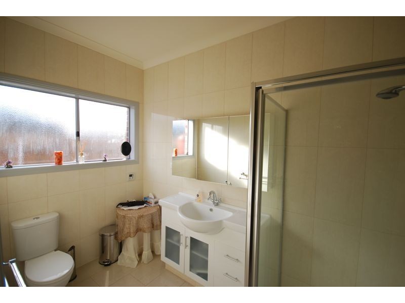 1/6 Nandaly Place, Cranbourne West VIC 3977