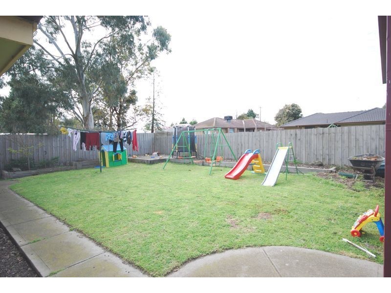10 Hovell Court, Cranbourne VIC 3977