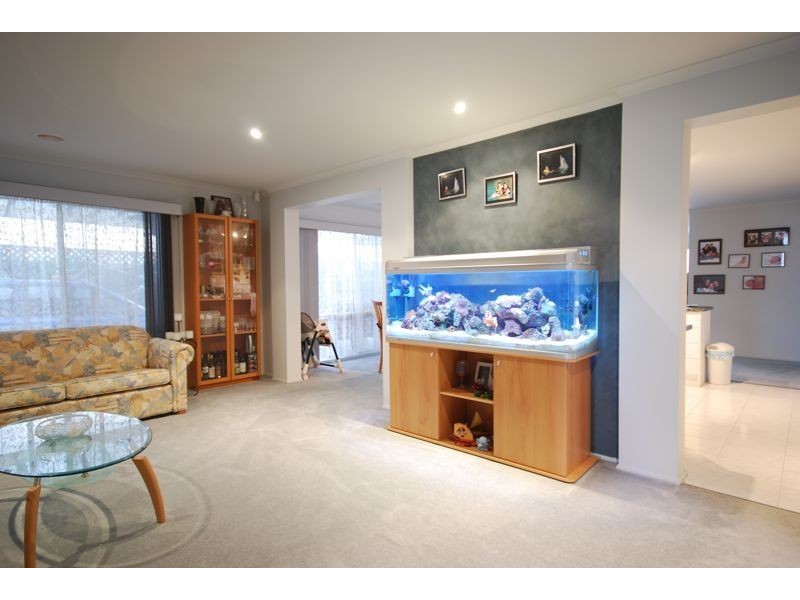 5 Thistlewood Place, Cranbourne East VIC 3977