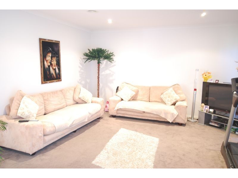 21 Stonehaven Avenue, Cranbourne VIC 3977