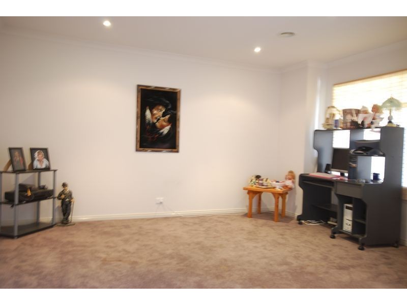 21 Stonehaven Avenue, Cranbourne VIC 3977