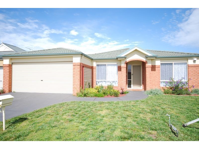 5 Thistlewood Place, Cranbourne East VIC 3977