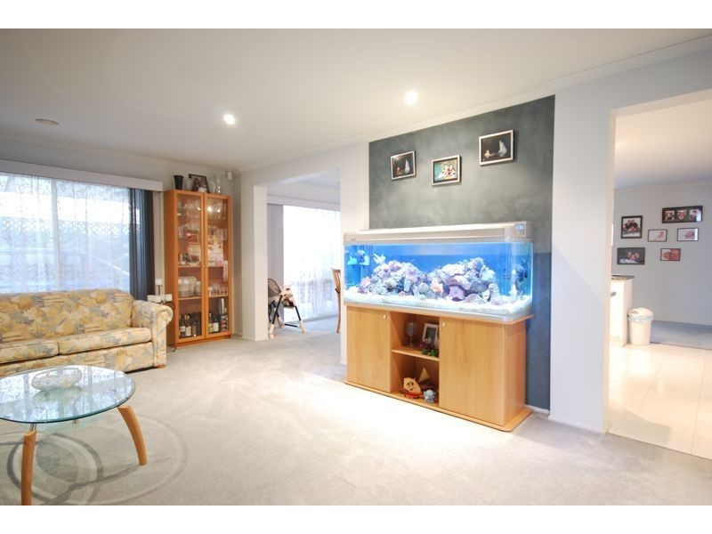 5 Thistlewood Place, Cranbourne East VIC 3977