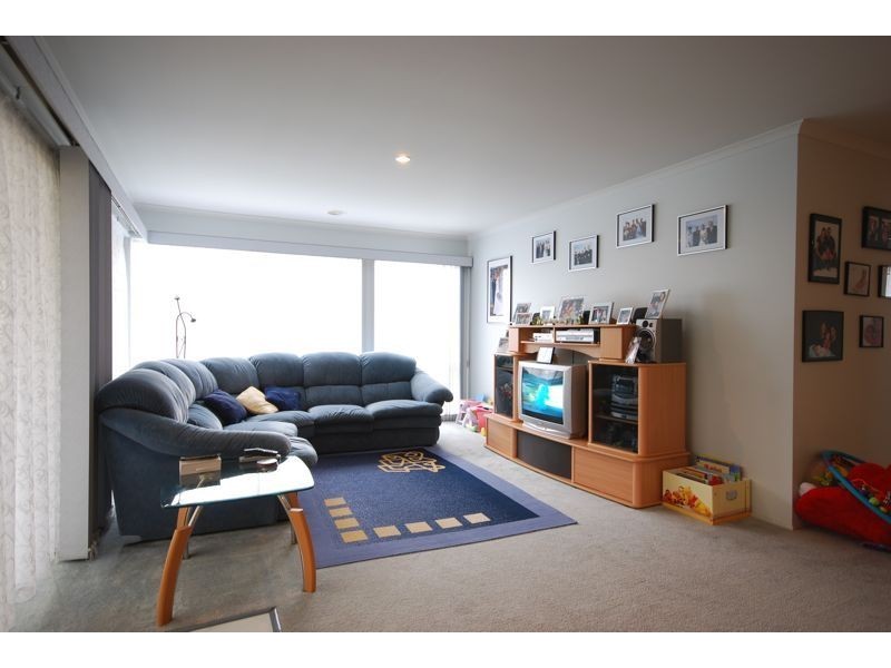 5 Thistlewood Place, Cranbourne East VIC 3977