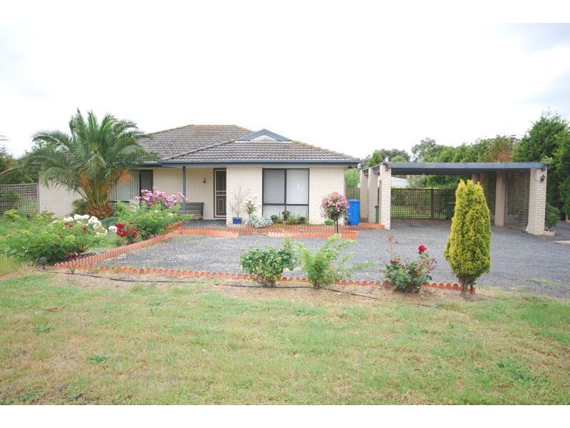 56 Earlston Circuit, Cranbourne VIC 3977