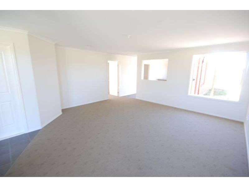 47 Calais Circuit, Cranbourne West VIC 3977