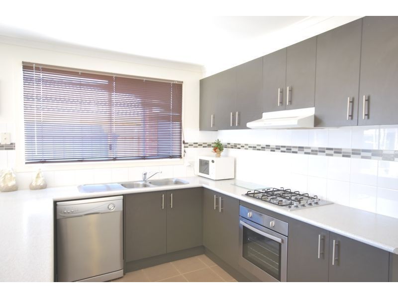 9 Cleopatra Drive, Cranbourne VIC 3977