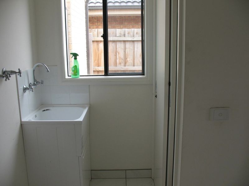 37 Taplan Crescent, Cranbourne West VIC 3977