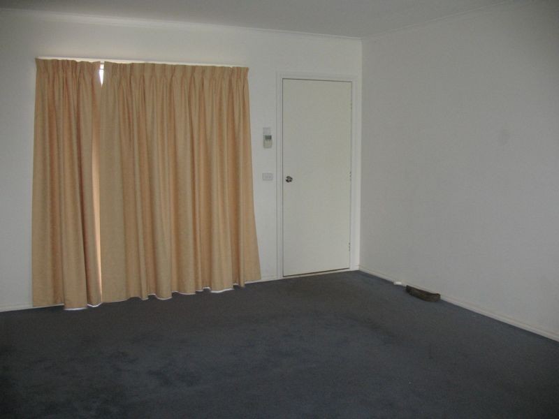 37 Taplan Crescent, Cranbourne West VIC 3977