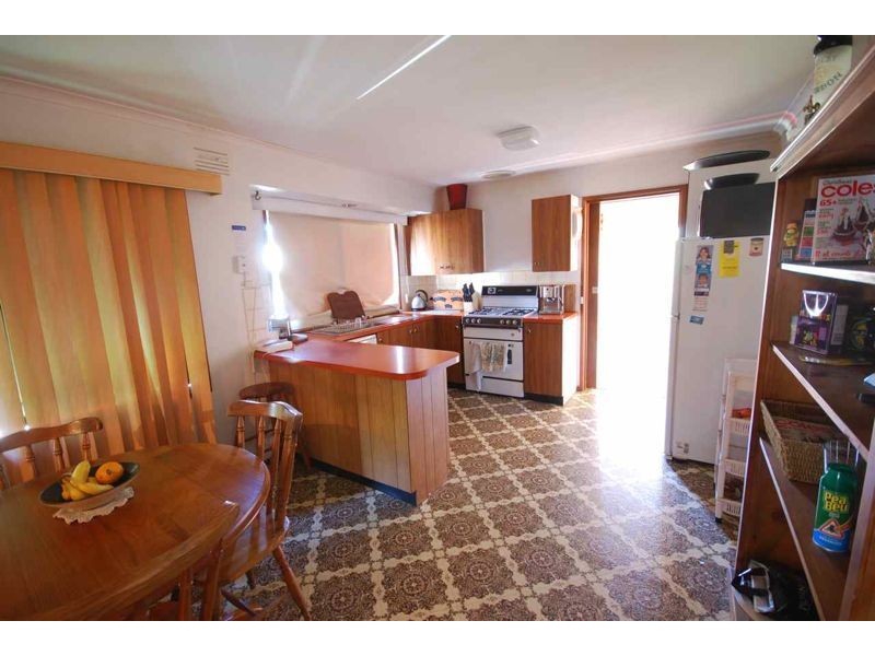 38 Chomley Street, Cranbourne VIC 3977