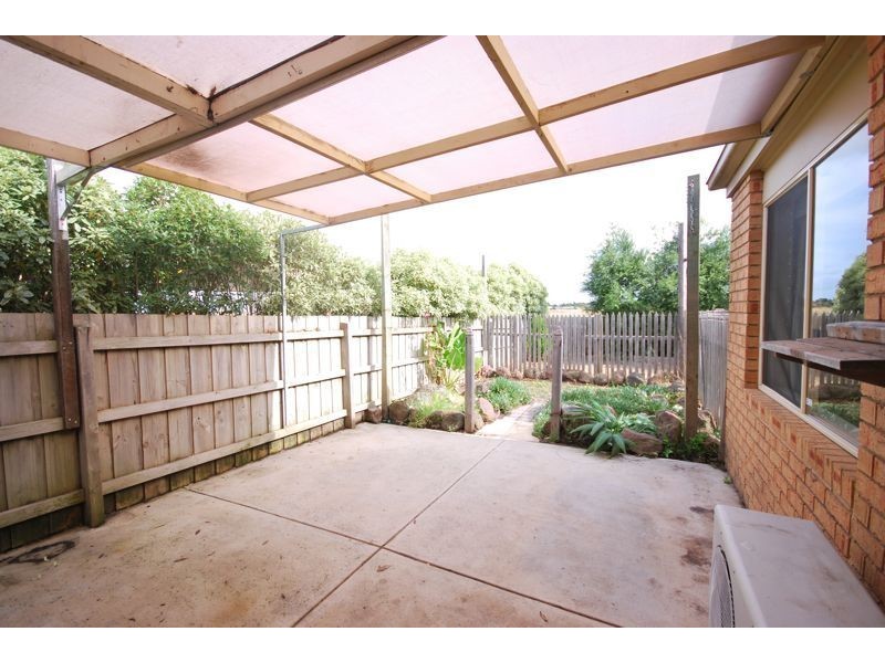 9 Trafalgar Way, Cranbourne East VIC 3977