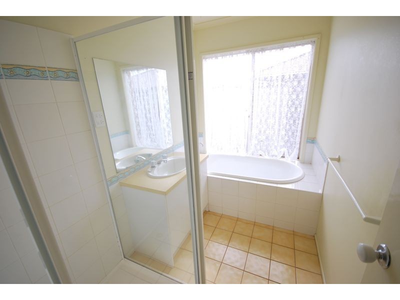 9 Trafalgar Way, Cranbourne East VIC 3977