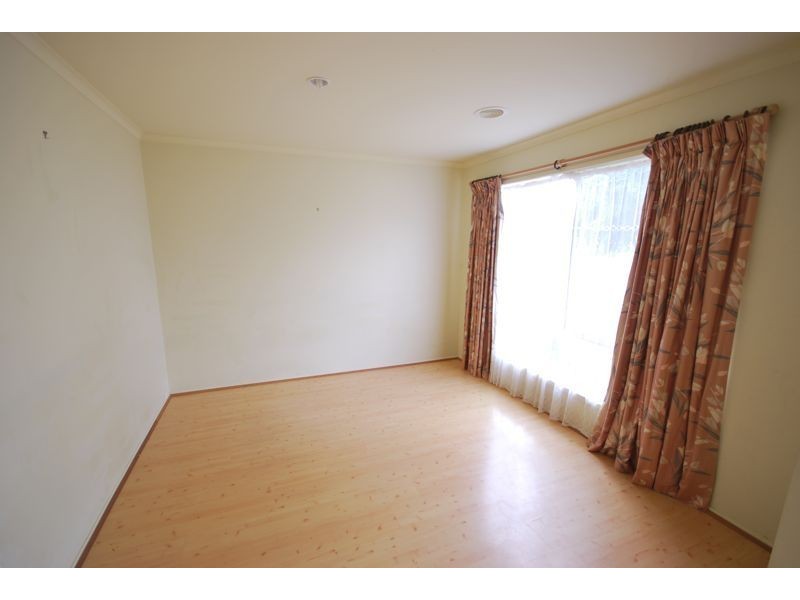 9 Trafalgar Way, Cranbourne East VIC 3977